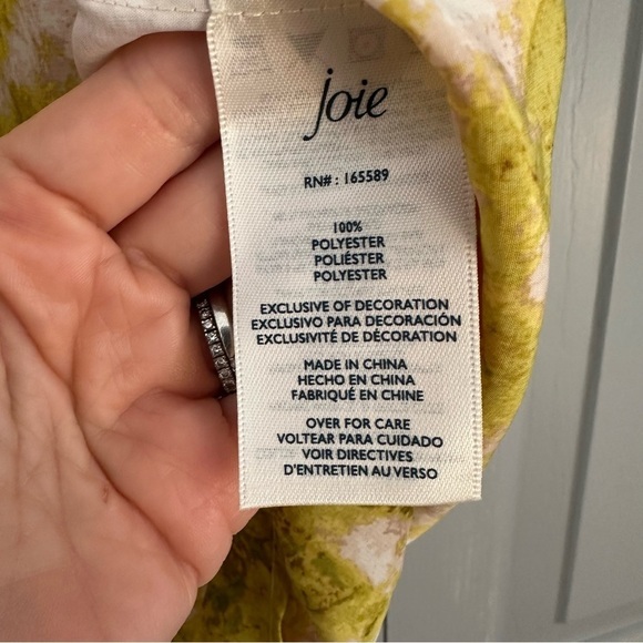 NWT Joie Summer Porcelain Print Sleeveless Smocked Neck Satin Fern Top. Small - Picture 11 of 11